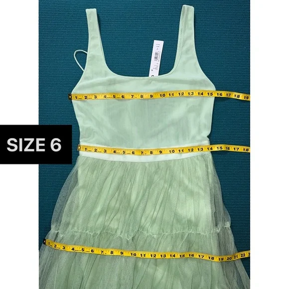 Alice + Olivia Chara Scoop Neck Green Tulle Midi Dress - Picture 11 of 16